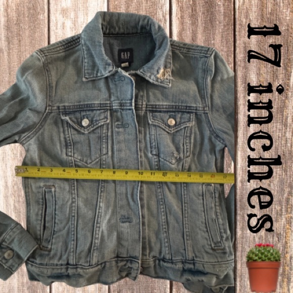 Women’s Distressed GAP Denim Blue Jean Jacket Size Small! - Picture 3 of 5